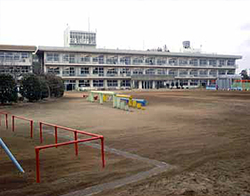 安食小学校