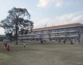 布鎌小学校